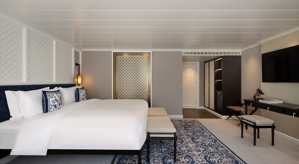 APT Yangzi Explorer Ambassador Suite NCR 3.jpg